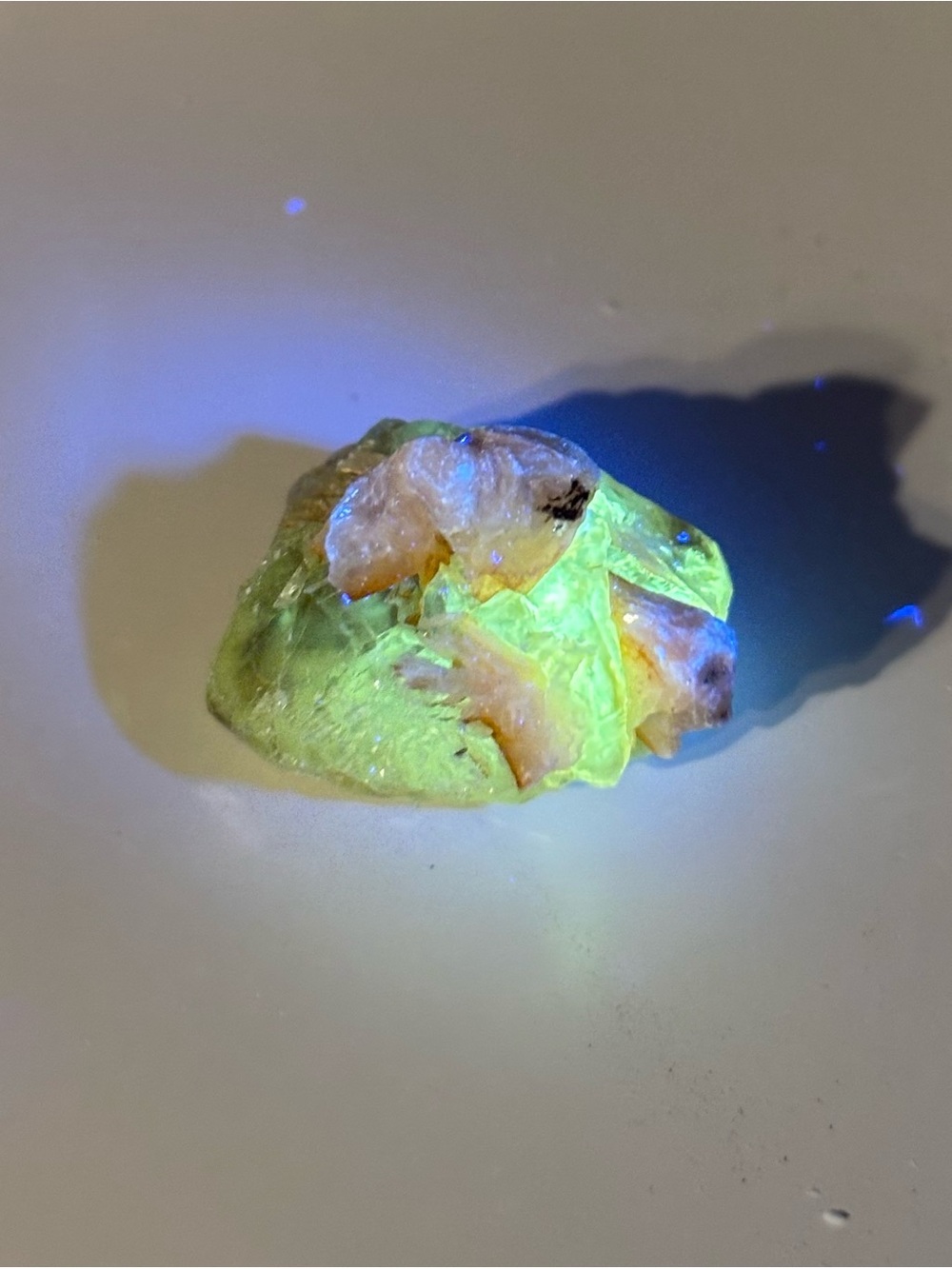💎Collector’s Grade Willemite & Calcite with Franklinite – UV-Reactive Specimen
